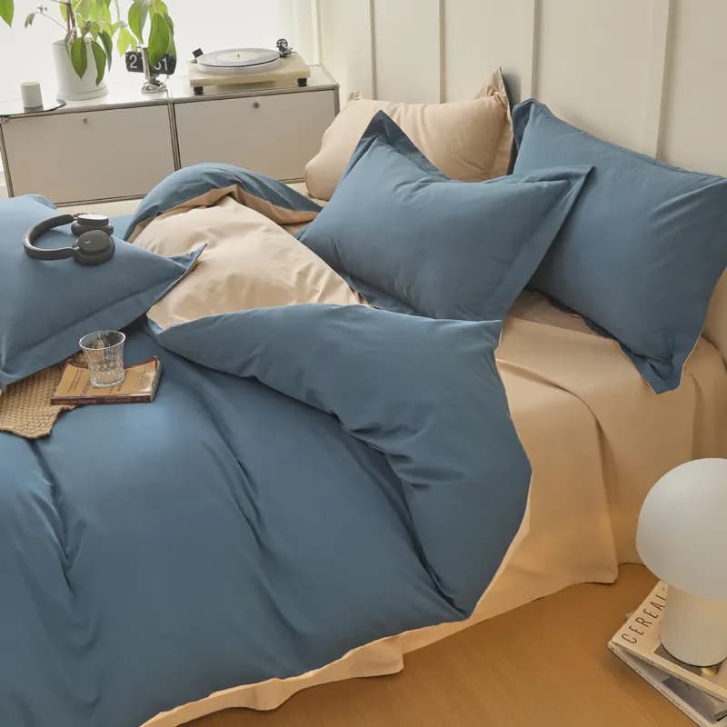 Brushed Cotton Two-Tone Four-Piece Bedding Set thumbnail 3