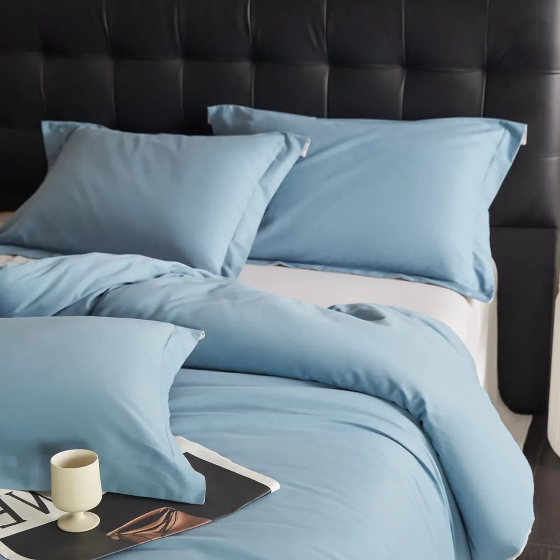 Brushed Cotton Two-Tone Four-Piece Bedding Set thumbnail 6