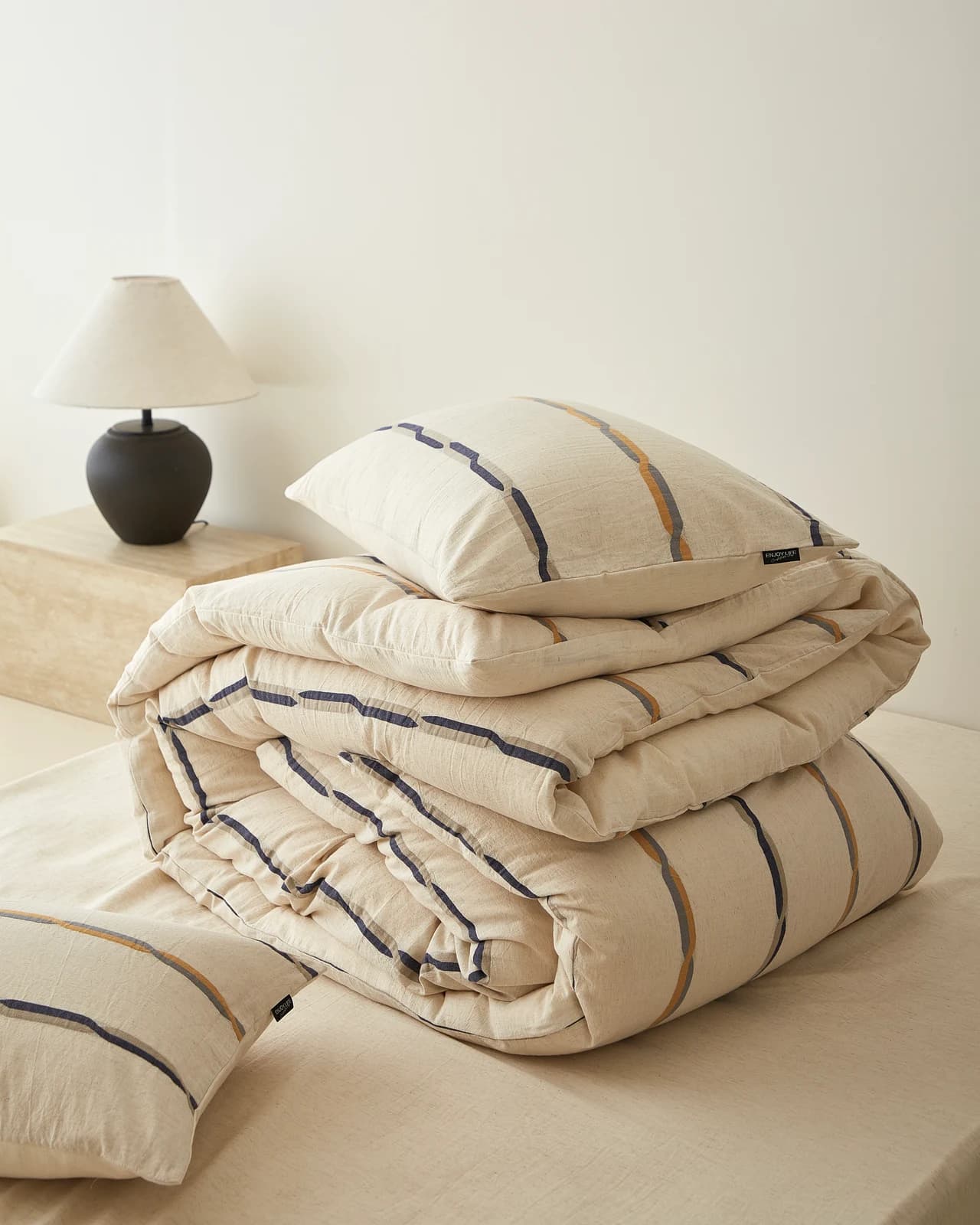 Mousse Coffee Cotton-Linen Jacquard Bedding Set thumbnail 3