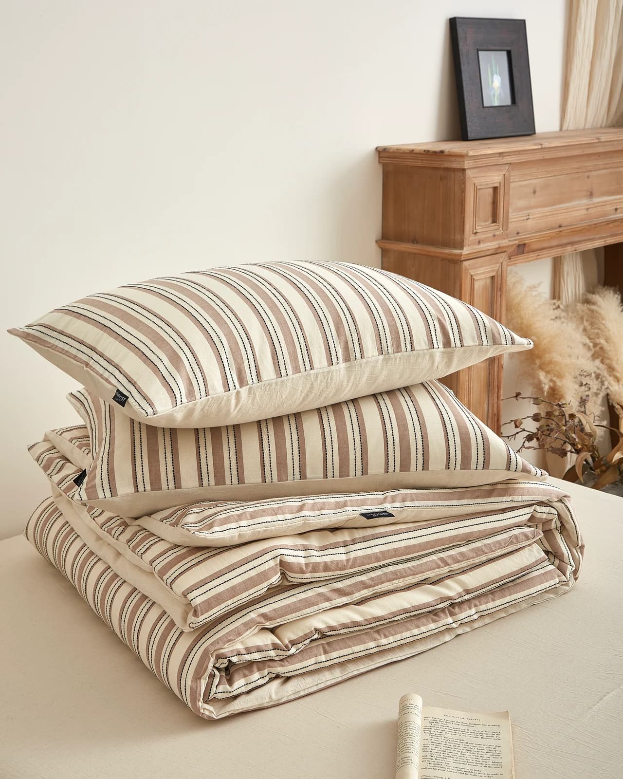 Yarn-Dyed Cotton-Linen Jacquard Four-Piece Bedding Set thumbnail 5